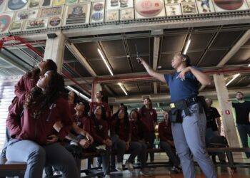 sp:-torcedores-acompanham-o-campeonato-feminino-no-museu-do-futebol