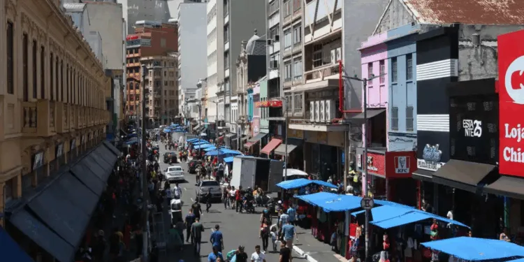 trabalho-em-feriados:-governo-adia-regra-polemica-pela-4a-vez-e-setor-cobra-fim-da-incerteza