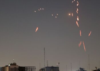 embaixada-comeca-a-identificar-brasileiros-que-querem-deixar-israel