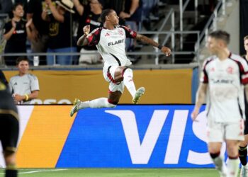 flamengo-fecha-primeira-fase-do-mundial-com-empate-com-o-los-angeles