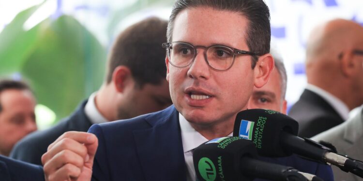 motta-pauta-derrubar-iof;-senado-vota-aumentar-numero-de-deputados