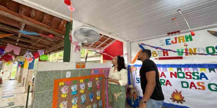 prefeitura-reforca-manutencao-das-escolas-durante-recesso-em-lauro-de-freitas