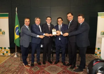 frente-parlamentar-do-comercio-e-servicos-lanca-agenda-legislativa-e-conquista-primeira-vitoria