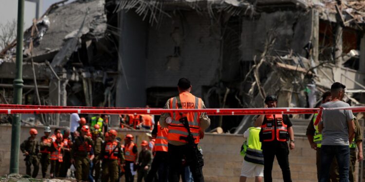 iranianos-saem-abalados-e-israelenses-mais-agressivos,-diz-professor