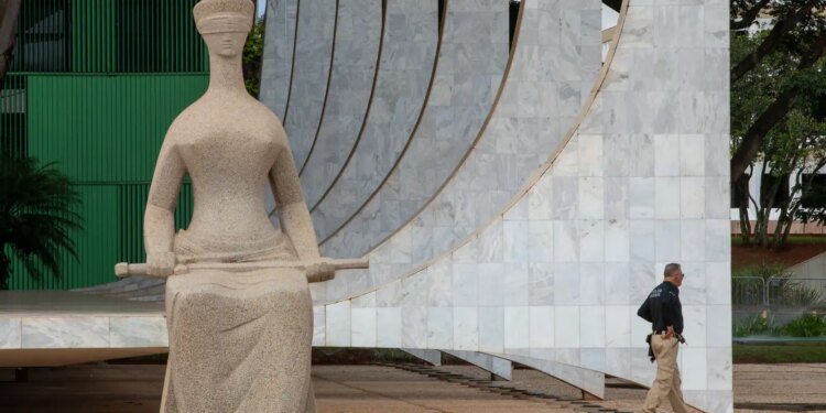 iof:-gilmar-mendes-pede-redistribuicao-da-relatoria-de-acao-do-psol