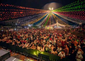 pedrao-de-lauro-atrai-multidao-na-2a-noite-e-se-consolida-com-sucesso-absoluto