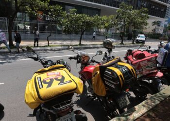 procon-sp-multa-uber-e-99-por-oferecer-servico-de-mototaxi-na-capital