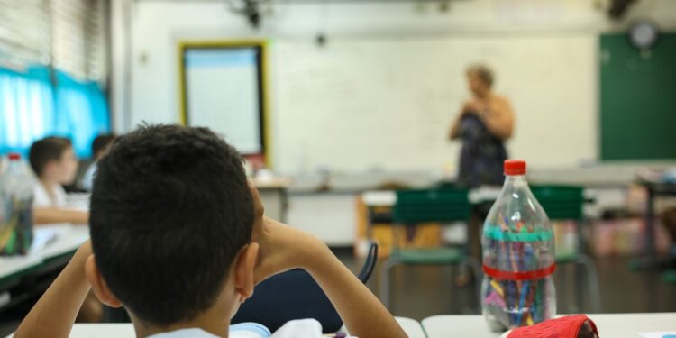 cnu-dos-professores:-prazo-para-pedir-isencao-de-taxa-vai-ate-sexta