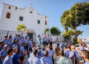 prefeitura-de-lauro-de-freitas-entrega-fogo-simbolico-a-simoes-filho