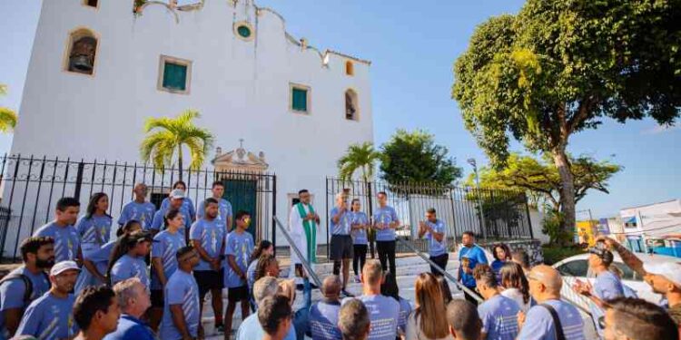 prefeitura-de-lauro-de-freitas-entrega-fogo-simbolico-a-simoes-filho