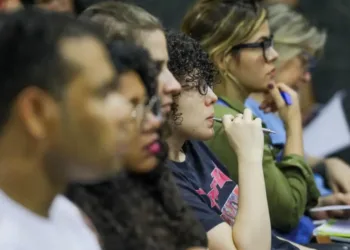 cnu-2025:-provas-serao-aplicadas-em-228-cidades;-veja-blocos-tematicos-e-como-escolher-cargo