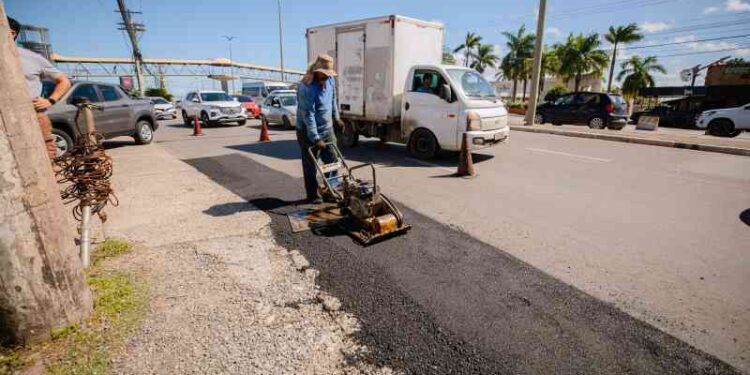 operacao-buraco-zero-melhora-trafegabilidade-no-caji-e-estrada-do-coco