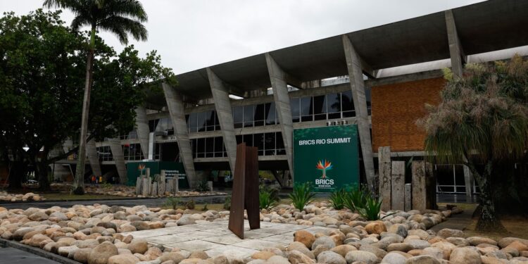 esquadrao-antibomba-faz-varreduras-preventivas-para-cupula-do-brics