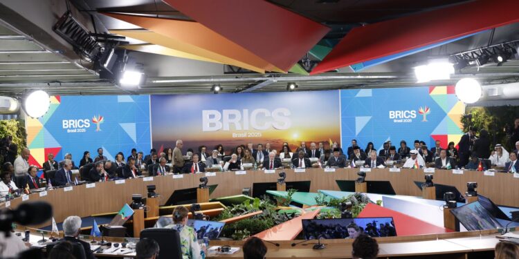 brics-aprova-parceria-para-eliminar-doencas-socialmente-determinadas