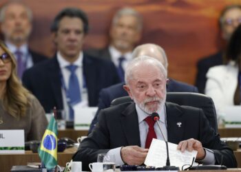 fmi-e-banco-mundial-financiam-paises-ricos,-critica-lula-no-brics