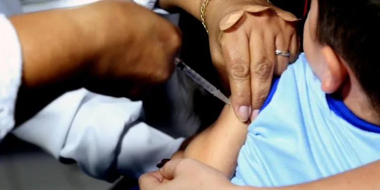 mato-grosso:-mobilizacao-pretende-vacinar-1,4-milhao-de-pessoas-contra-a-gripe-no-estado