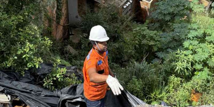 defesa-civil-monitora-areas-de-risco-e-aplica-lonas-em-encostas-no-jardim-castelao
