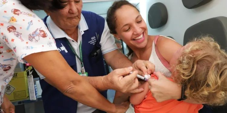 gripe:-vacinacao-segue-em-goiania-(go)-para-aumentar-adesao-do-publico-prioritario