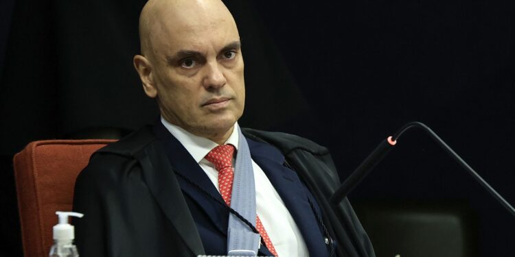 moraes-diz-que-eduardo-bolsonaro-interfere-em-processo-na-corte