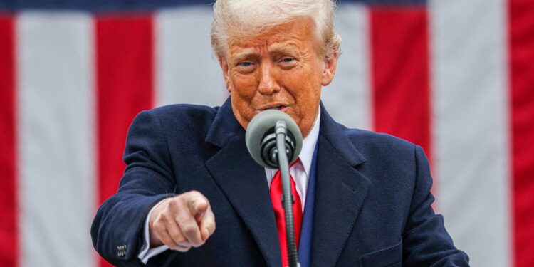 em-carta-a-lula,-trump-anuncia-tarifa-de-50%-a-produtos-brasileiros