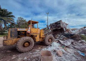 prefeitura-inicia-transformacao-da-rua-dez,-no-miragem,-com-acao-intensiva-de-limpeza