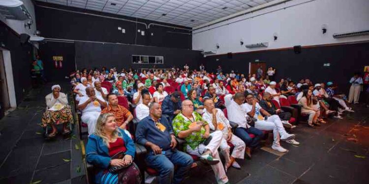 publico-lota-abertura-da-iv-conferencia-municipal-de-promocao-de-igualdade-racial