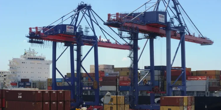 portos-brasileiros-batem-recorde-historico-com-532-milhoes-de-toneladas-movimentadas-em-2025