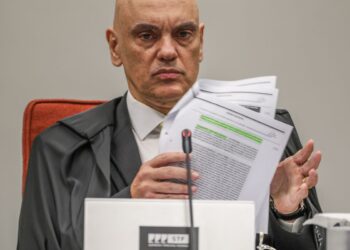 moraes-repreende-advogado-de-ex-assessor-de-bolsonaro