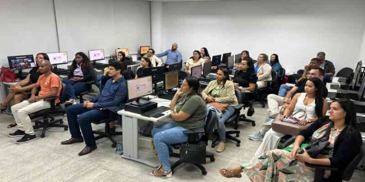 ouvidores-da-saude-participam-de-formacao-continuada-promovida-pela-sesab