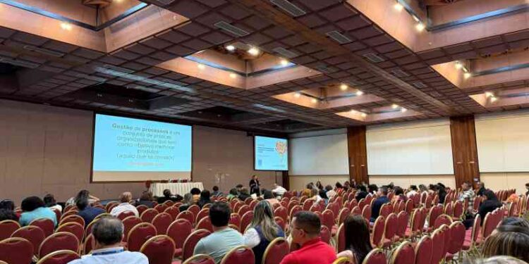 prefeitura-participa-de-evento-para-fortalecer-educacao-municipal