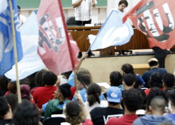 soberania-digital-do-brasil-requer-autonomia-tecnologica,-diz-deputado