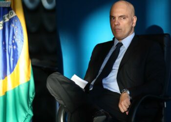 bolsonaro-fez-flagrante-confissao-de-obstrucao-de-justica,-diz-moraes