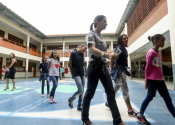 estudantes-se-articulam-contra-o-modelo-civico-militar-em-minas-gerais