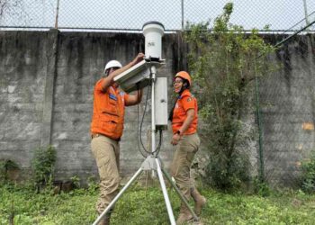 defesa-civil-realiza-manutencao-preventiva-dos-pluviometros-de-lauro-de-freitas