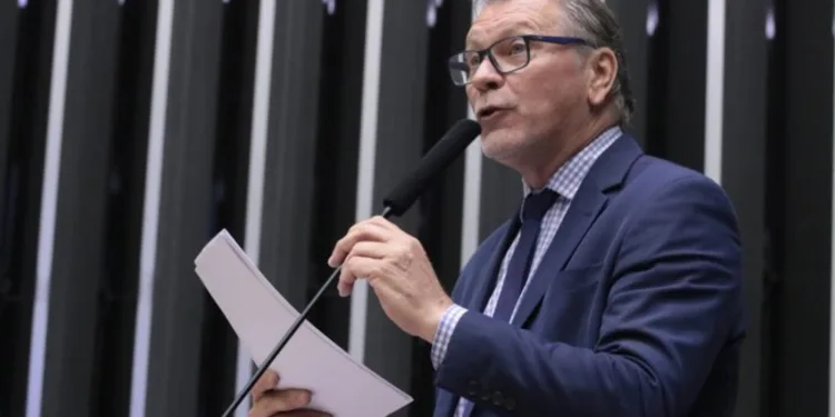 camara-aprova-uso-de-r$-30-bilhoes-do-fundo-social-para-apoiar-agricultores-atingidos-por-calamidades