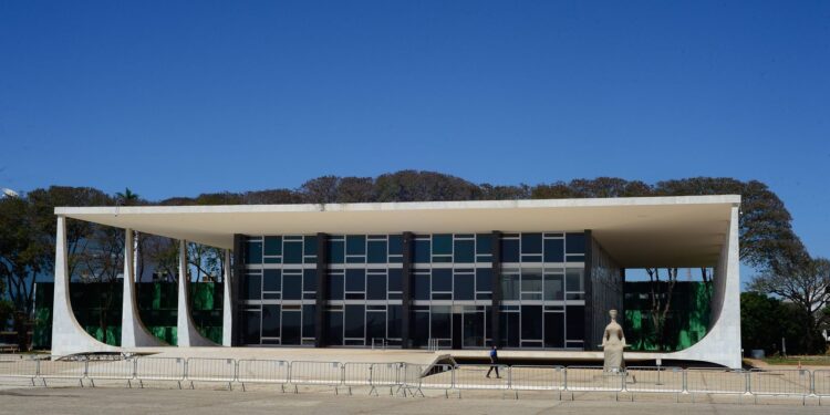 embaixador-diz-que-martins-nao-embarcou-para-eua-com-bolsonaro-em-2022