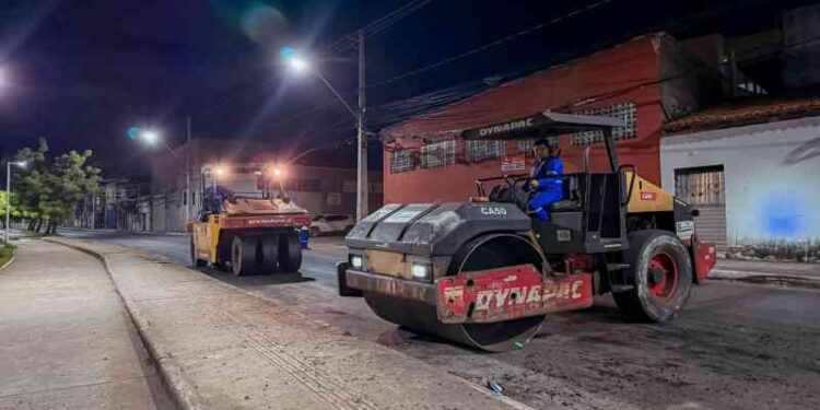 prefeitura-avanca-na-requalificacao-da-gerino-de-souza-com-obras-de-drenagem-e-recapeamento-asfaltico