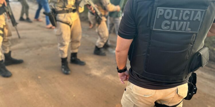grupo-desmontado-em-caraiva-exibia-videos-com-armas-nas-redes-sociais-e-decapitou-rivais