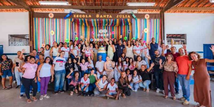 comunidade-escolar-comemora-os-25-anos-da-escola-loteamento-santa-julia