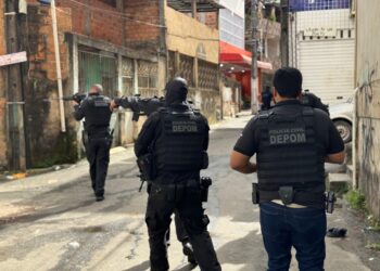 operacao-barricada-ii-remove-obstaculos-irregulares-em-tancredo-neves