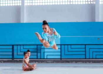 prefeita-prestigia-apresentacao-de-ginastica-ritmica-do-projeto-talentos-da-terra