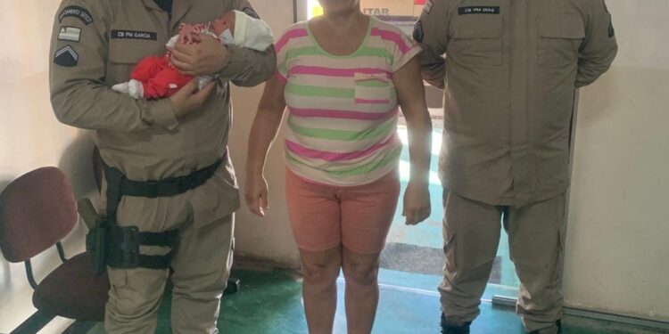 policia-militar-salva-recem-nascido-em-porto-seguro