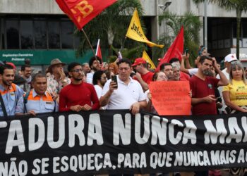 numero-de-autocracias-supera-o-de-democracias-no-mundo,-diz-estudo