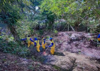 prefeitura-segue-com-acoes-de-limpeza-de-canal-e-manutencao-na-rede-de-drenagem