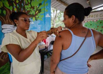 prefeitura-leva-acoes-de-saude-a-comunidade-de-quingoma
