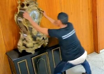 8/1:-moraes-autoriza-desconto-na-pena-de-condenado-por-quebrar-relogio