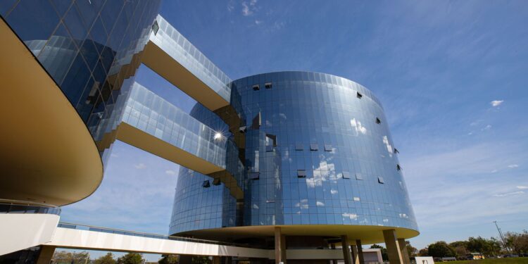 pgr-diz-que-recebeu-com-“assombro”-sancoes-contra-alexandre-de-moraes