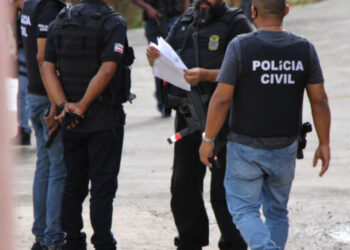 mulher-e-presa-em-flagrante-por-agredir-a-mae-idosa-em-salvador