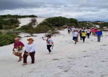 prefeitura-promove-visita-tecnica-ao-parque-das-dunas-com-professores-da-rede