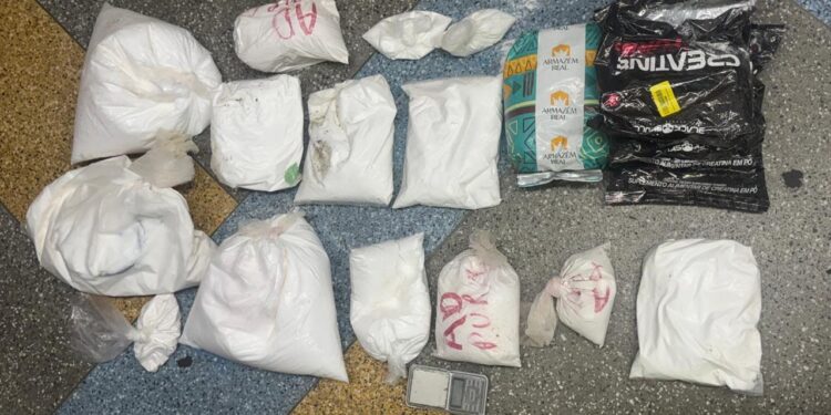 pm-apreende-13-quilos-de-cocaina-na-via-regional